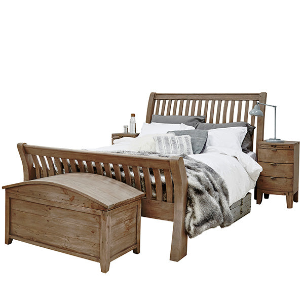 Winchester Reclaimed Wood Rustic Bed and Blanket Box